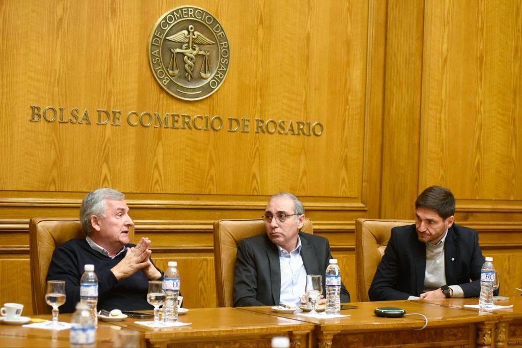 Morales expuso su modelo federal de inversiones en la Bolsa de Comercio de Rosario