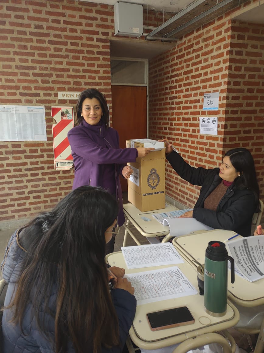 "Una jornada muy emotiva a 40 años de la democracia", reflexionó Claudia Machaca