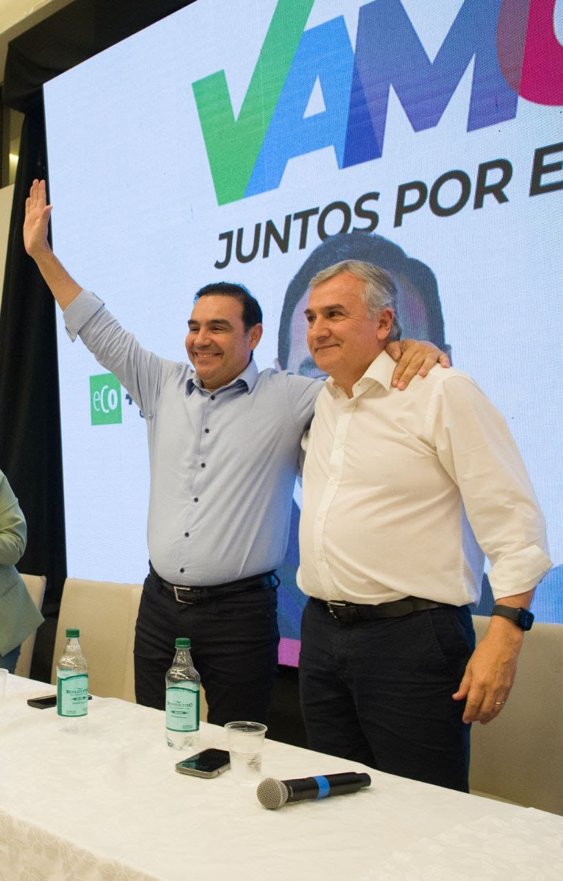 Morales recibió en Corrientes el rotundo respaldo de Valdés